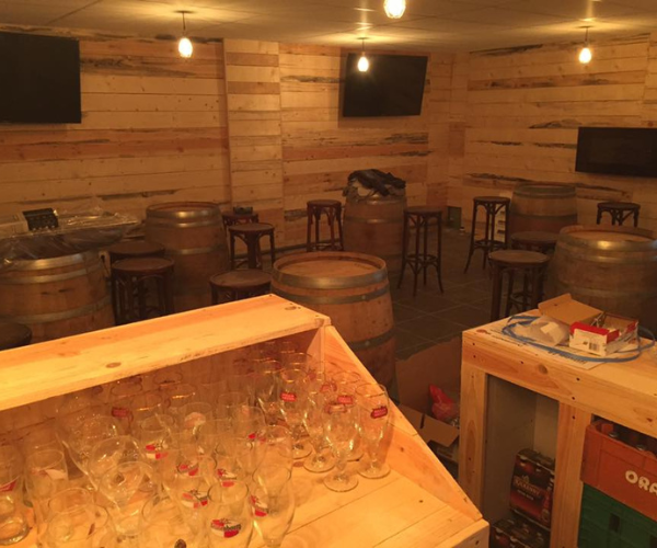 Salle de restaurant en cours d’aménagement à Auris-en-Oisans